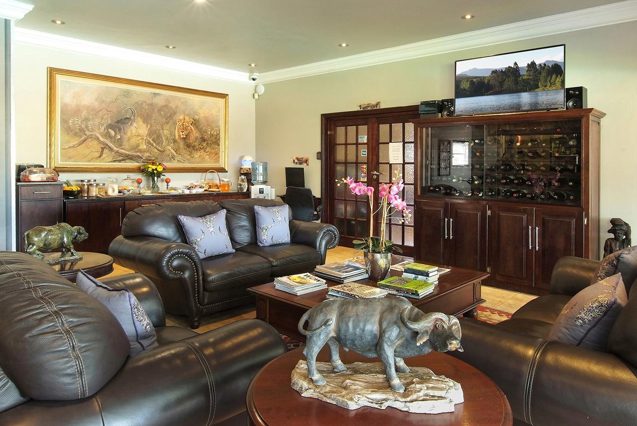 Ushaka Manor Guest House Durban Bagian luar foto