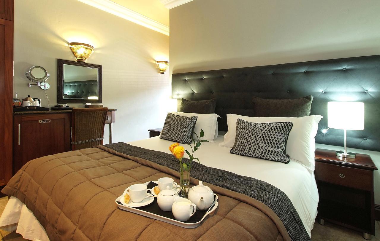 Ushaka Manor Guest House Durban Bagian luar foto
