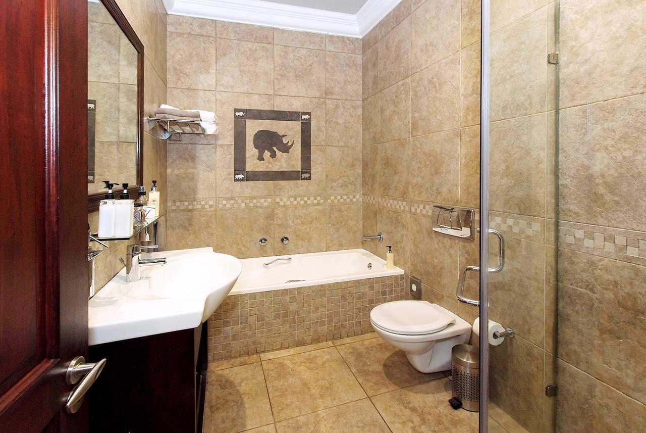 Ushaka Manor Guest House Durban Bagian luar foto