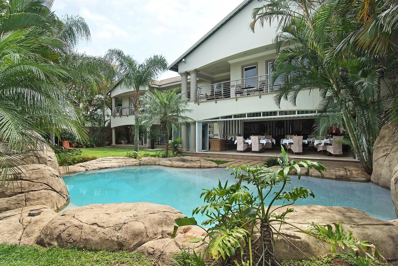Ushaka Manor Guest House Durban Bagian luar foto
