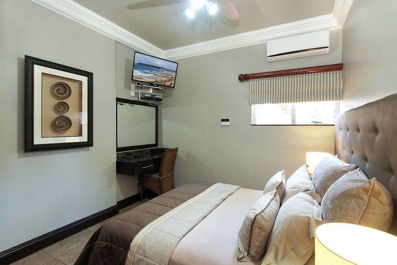 Ushaka Manor Guest House Durban Bagian luar foto