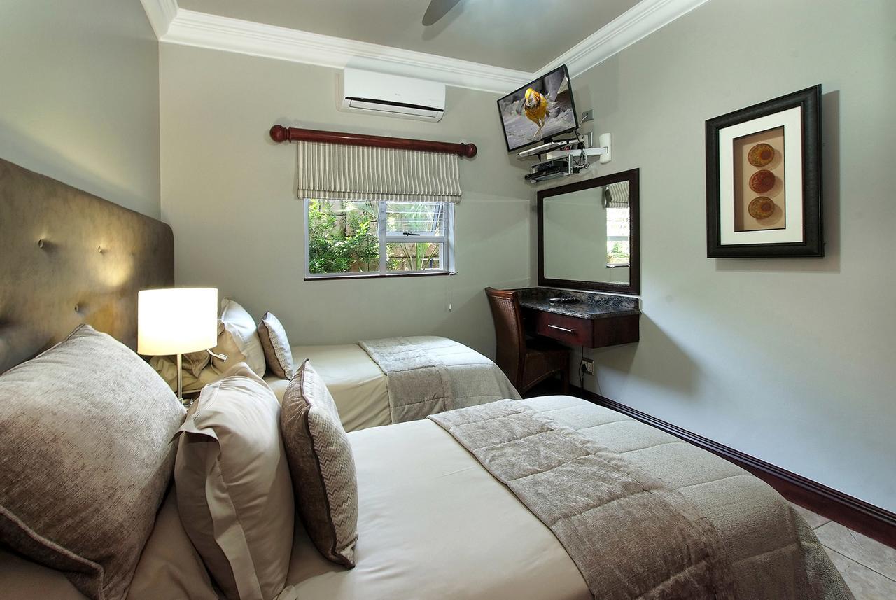 Ushaka Manor Guest House Durban Bagian luar foto